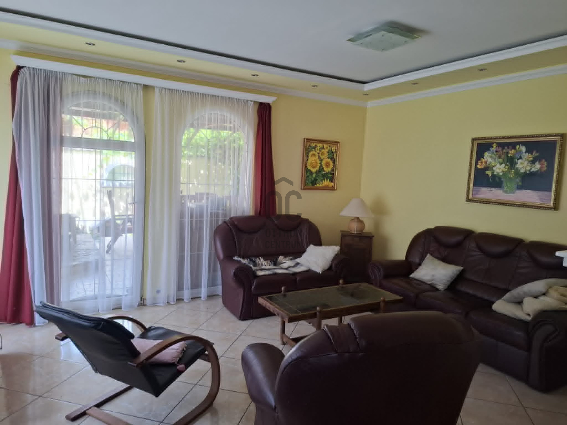 Gallery zoom image