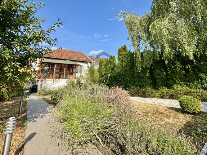 3 bed · 164m² · Családi ház · 182.000.000 Ft