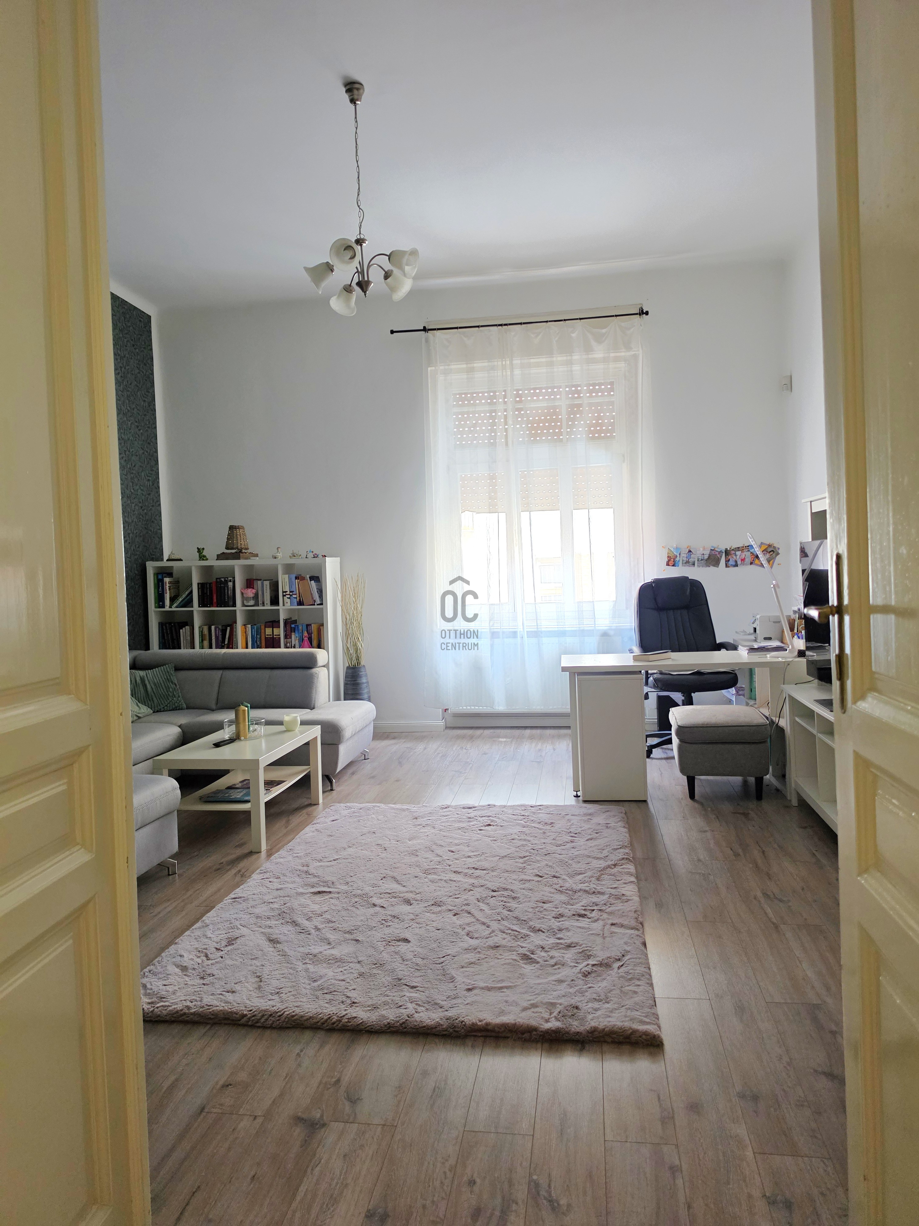 Gallery zoom image
