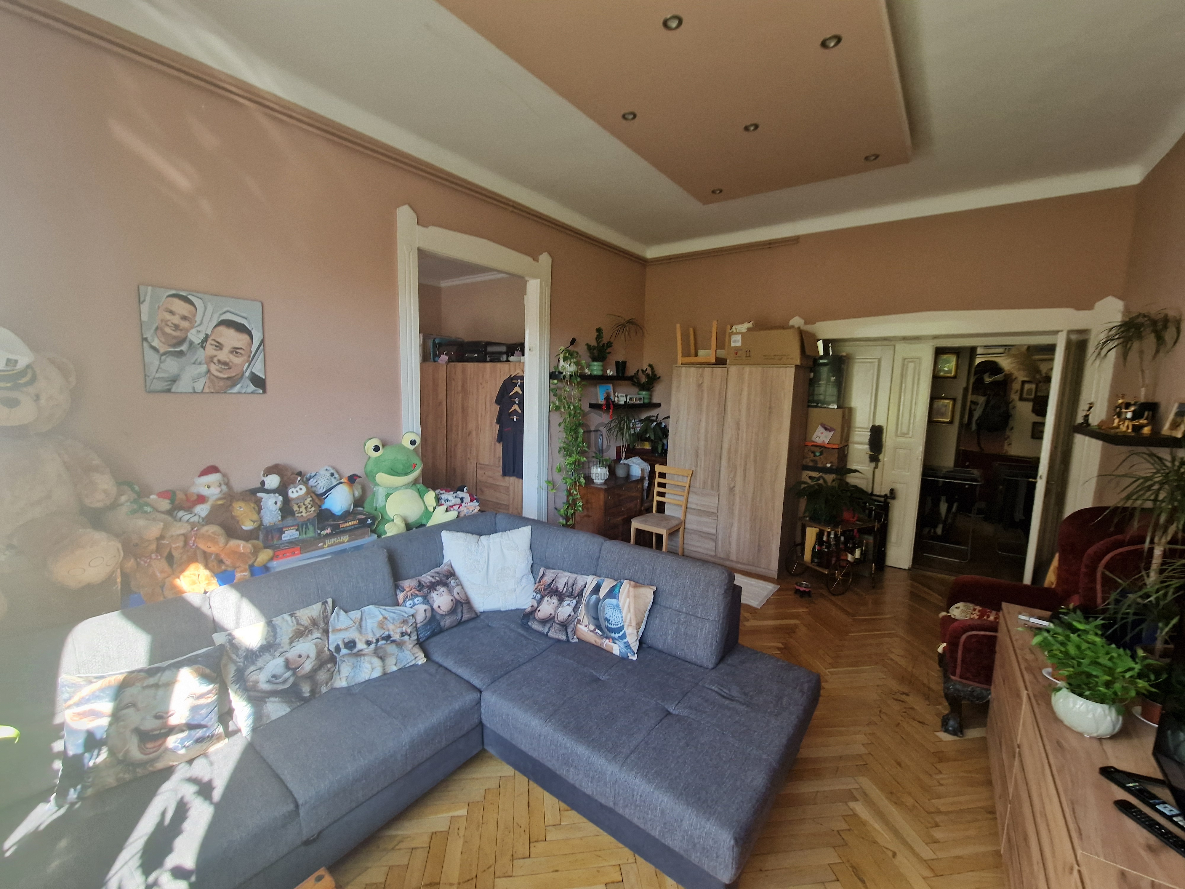 Gallery zoom image