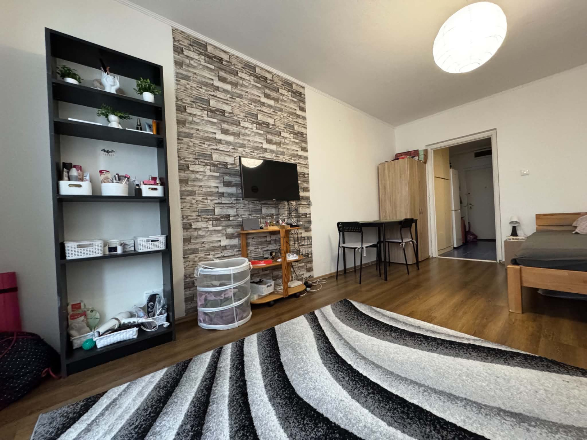 Gallery zoom image