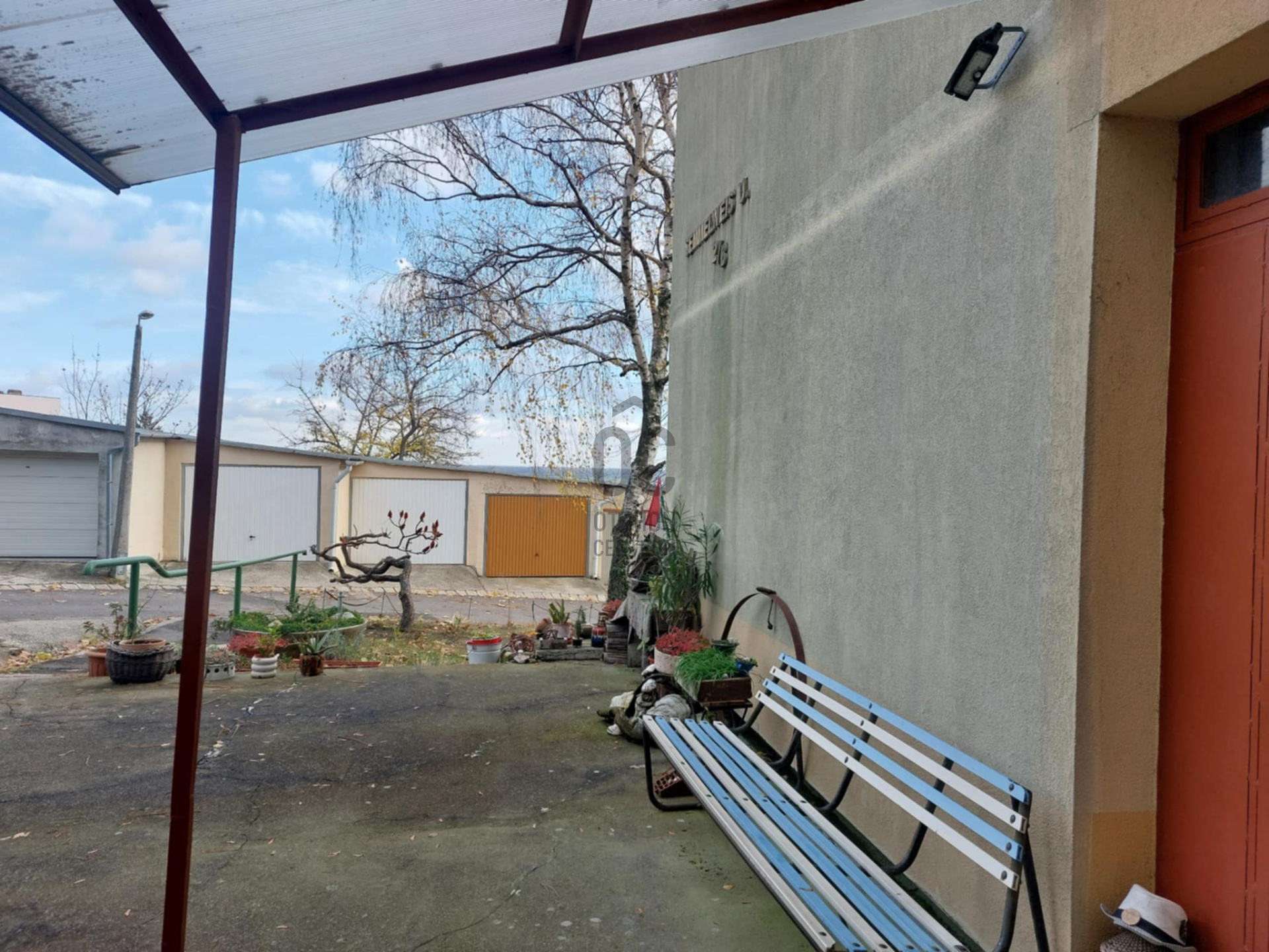 Gallery zoom image