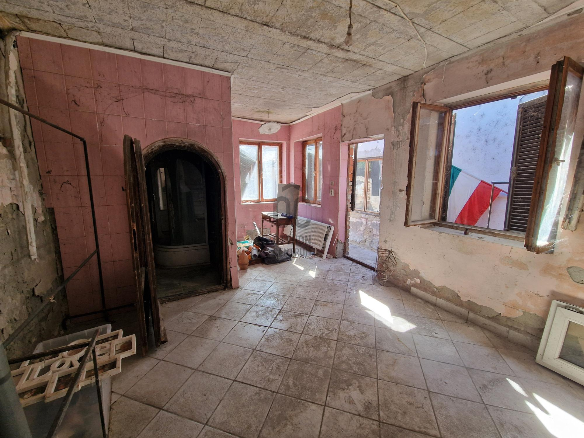 Gallery zoom image
