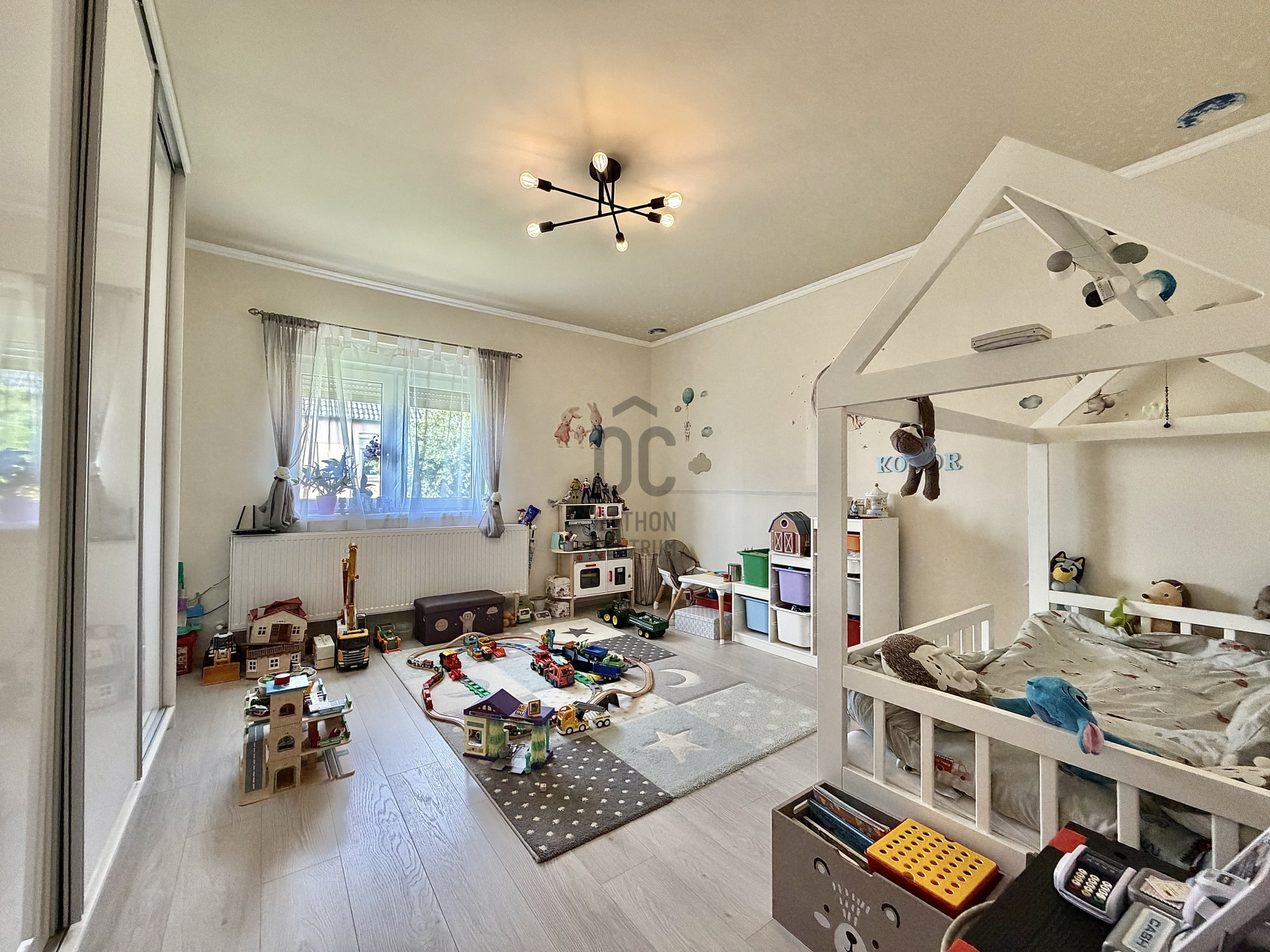 Gallery zoom image
