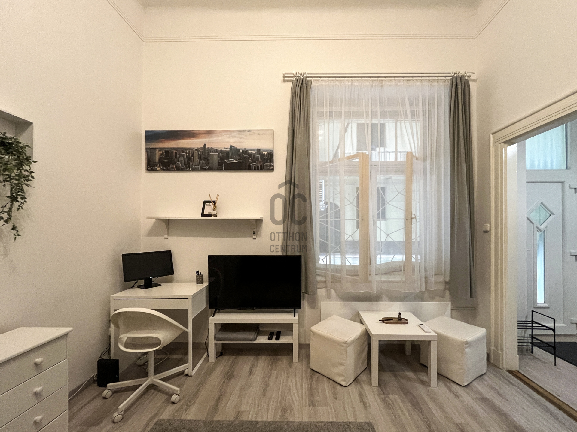 Gallery zoom image