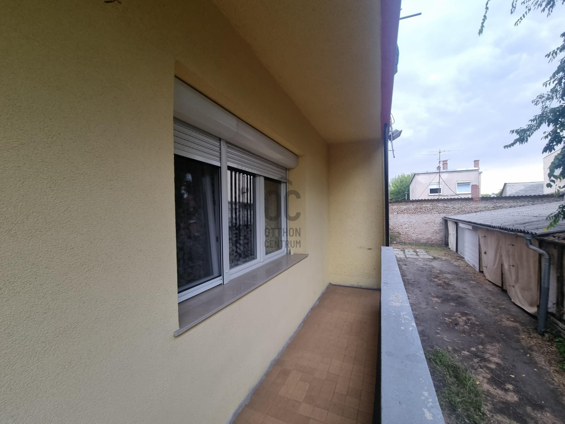 Gallery zoom image