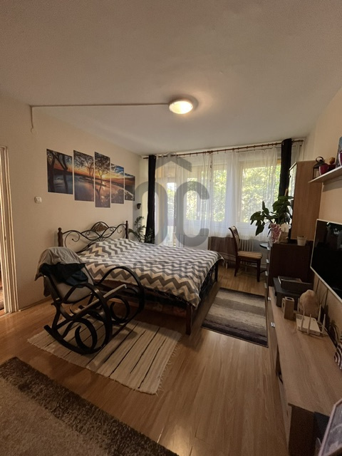 Gallery zoom image
